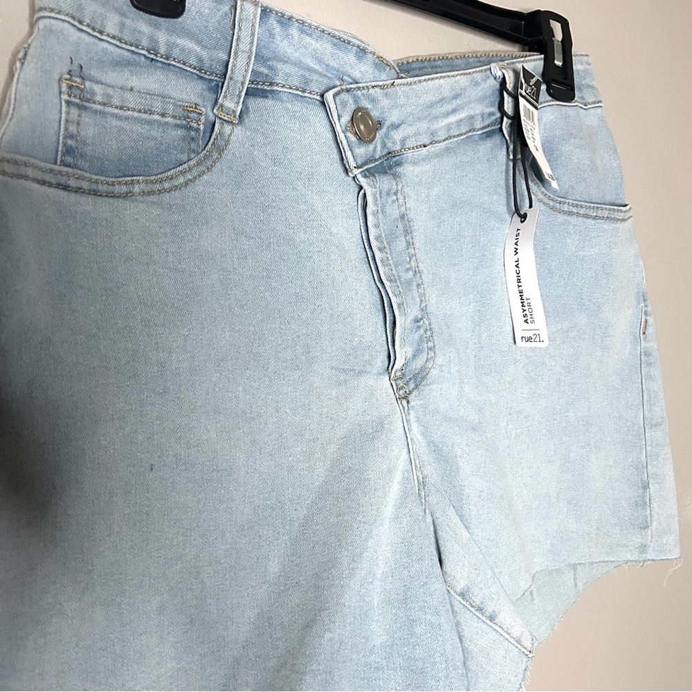 Rue21 Blue Jean Shorts Light Wash Summer Style - Picture 2 of 8